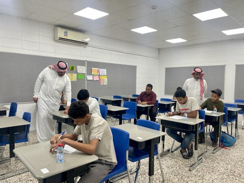 لطلاب ثالث ثانوي بمكتب تعليم الحمدانية