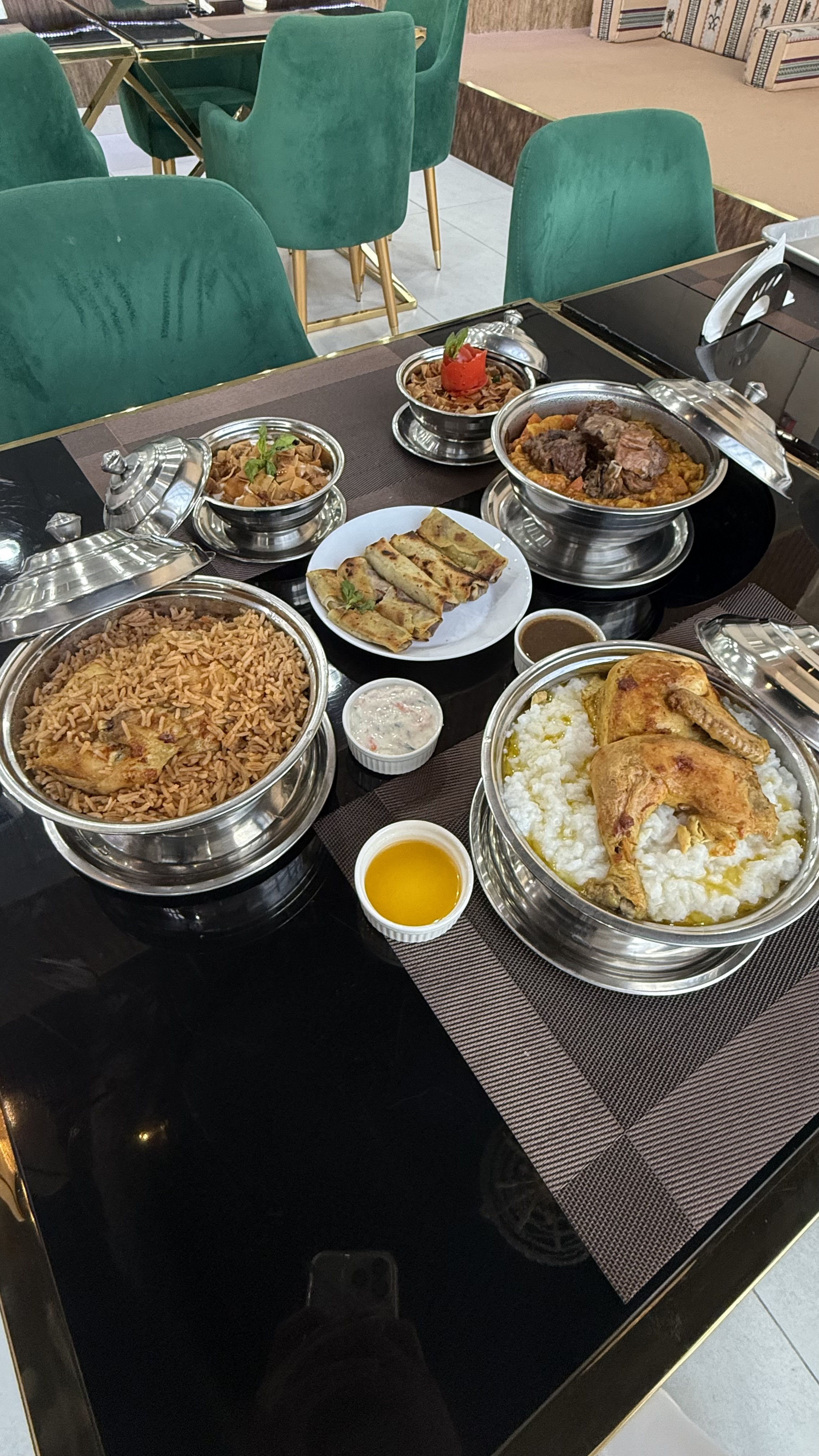 مطعم سليق زمان